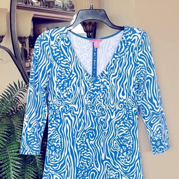 Lilly Pulitzer Blue & White Seahorse Swirl Dress V-Neck 3/4 Sleeves Tropical - Picture 3 of 14